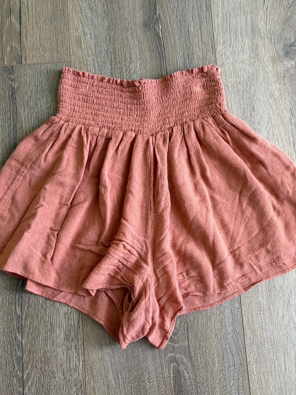 Z Supply Resort Smocked Waist Shorts l XS